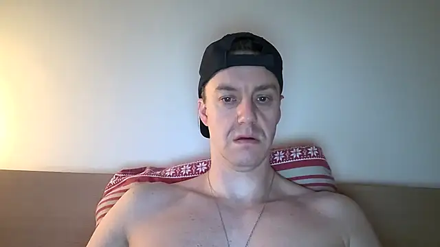 Snapshot of ploki2180 chatting on 9, 3, 2025 ploki2180 online show from 9, 3, 2025