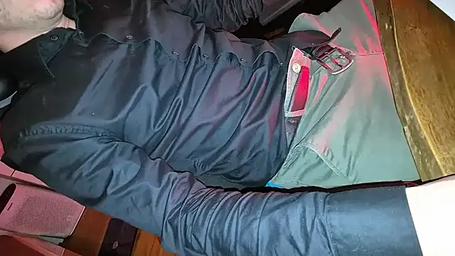 Snapshot of -luckybong- chatting on 13, 1, 2025 -luckybong- online show from 13, 1, 2025