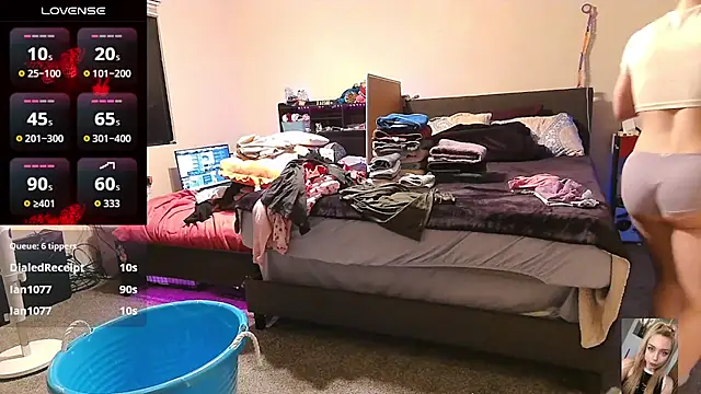 Snapshot of Blondiewithanass chatting on 16, 4, 2026 Blondiewithanass online show from 16, 4, 2026