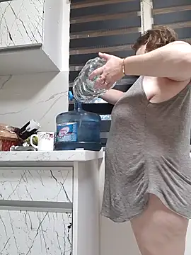 Snapshot of cindybbwsquirt chatting on 19, 9, 2025 cindybbwsquirt online show from 19, 9, 2025