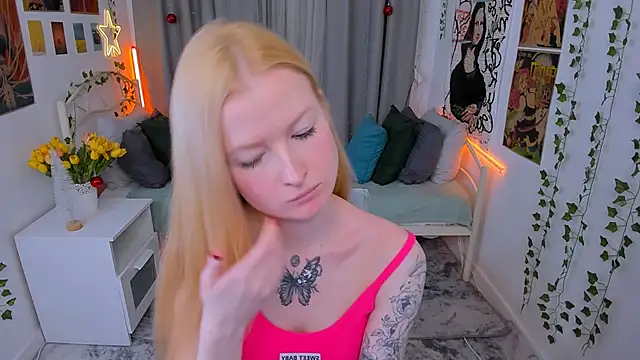 Laly Peach online show from 22, 12, 2024