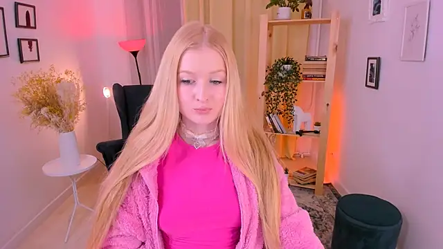 Laly Peach online show from 12, 3, 2025