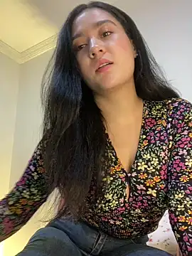 Nina lovi online show from 28, 12, 2024