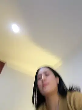 Nina lovi online show from 2, 3, 2025