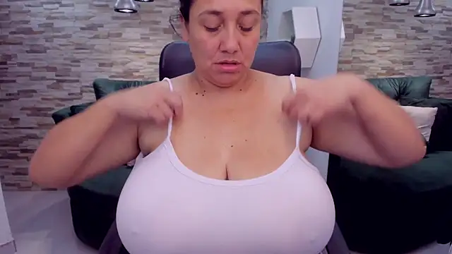 Snapshot of Sharon_tits chatting on 23, 11, 2025 Sharon tits online show from 23, 11, 2025