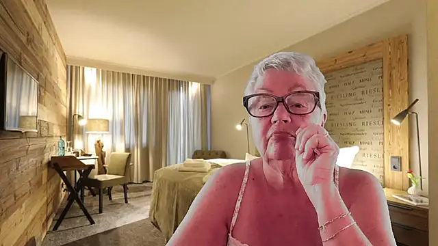 GrannyChrissy68 online show from 1, 2, 2026