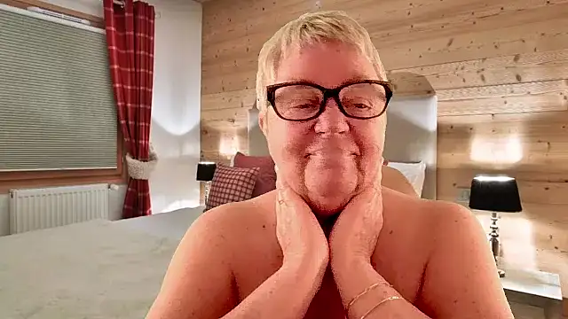 Snapshot of GrannyChrissy68 chatting on 1, 4, 2026 GrannyChrissy68 online show from 1, 4, 2026