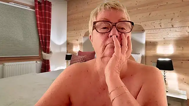 Snapshot of GrannyChrissy68 chatting on 1, 4, 2026 GrannyChrissy68 online show from 1, 4, 2026