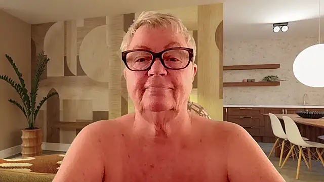 Snapshot of GrannyChrissy68 chatting on 3, 4, 2026 GrannyChrissy68 online show from 3, 4, 2026