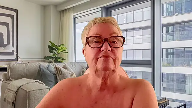 Snapshot of GrannyChrissy68 chatting on 6, 4, 2026 GrannyChrissy68 online show from 6, 4, 2026