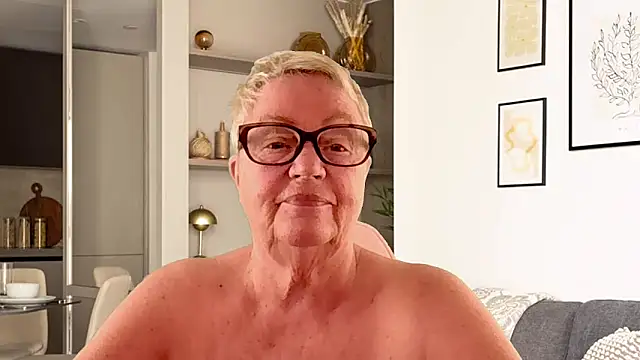 Snapshot of GrannyChrissy68 chatting on 8, 4, 2026 GrannyChrissy68 online show from 8, 4, 2026