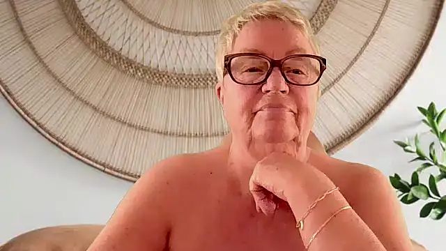 Snapshot of GrannyChrissy68 chatting on 15, 4, 2026 GrannyChrissy68 online show from 15, 4, 2026