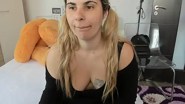 sweetemy4u online show from 22, 3, 2025