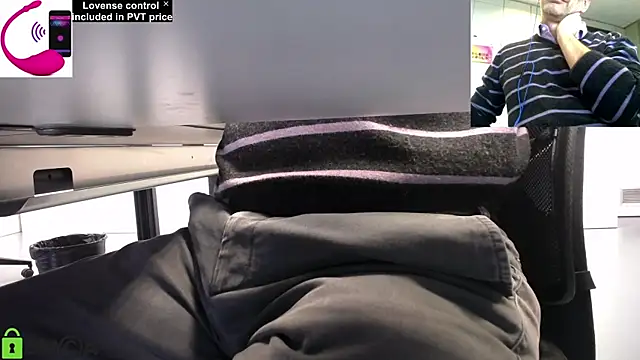 Snapshot of pliko chatting on 10, 3, 2025 pliko online show from 10, 3, 2025