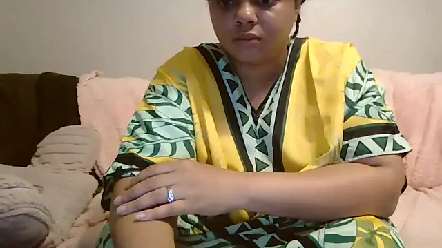 Snapshot of beautylovess chatting on 26, 9, 2025 beautylovess online show from 26, 9, 2025