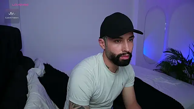 Snapshot of the_lucky_men__ chatting on 29, 12, 2024 the lucky men online show from 29, 12, 2024