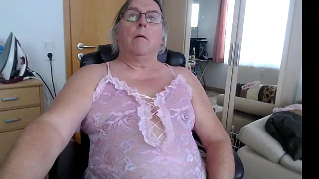 Sissygera online show from 9, 1, 2025