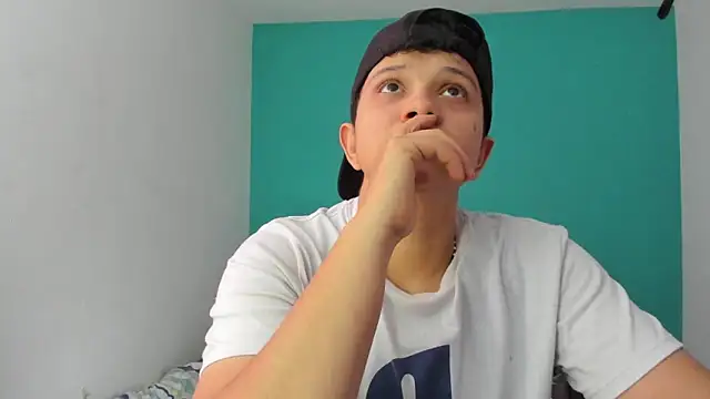 Snapshot of alex-queen- chatting on 1, 11, 2025 alex-queen- online show from 1, 11, 2025