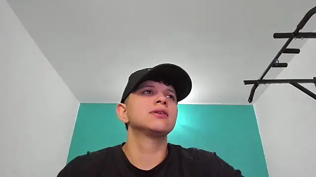 Snapshot of alex-queen- chatting on 15, 11, 2025 alex-queen- online show from 15, 11, 2025