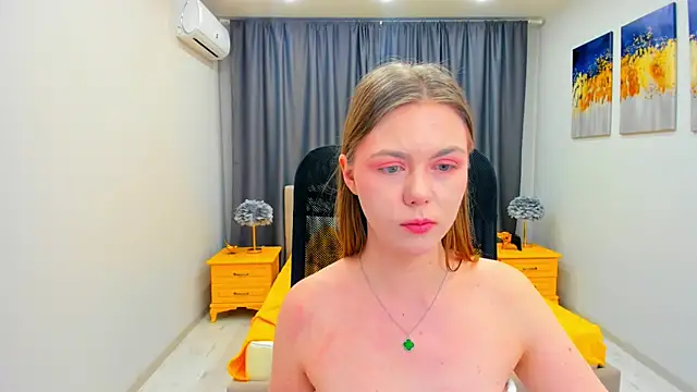 Strawberrye online show from 25, 1, 2025