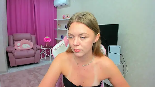 Strawberrye online show from 17, 2, 2026