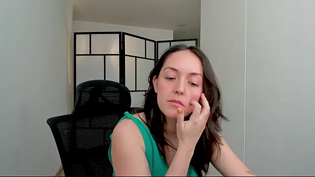 molly marmalade  online show from 3, 12, 2025