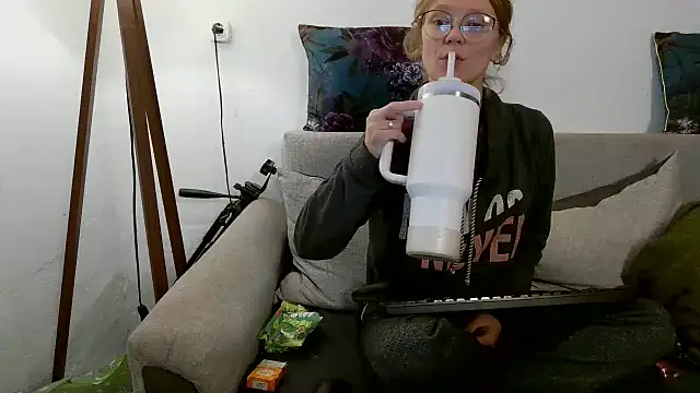 little-leni online show from 1, 10, 2025