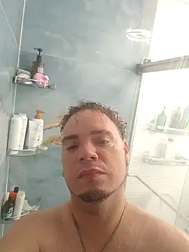 Snapshot of latinoflpr chatting on 18, 9, 2025 latinoflpr online show from 18, 9, 2025