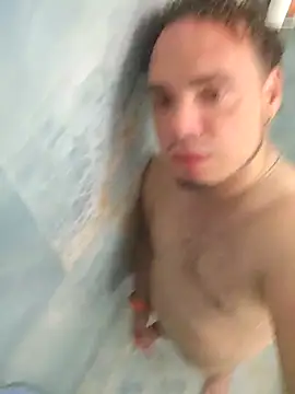 Snapshot of latinoflpr chatting on 1, 10, 2025 latinoflpr online show from 1, 10, 2025