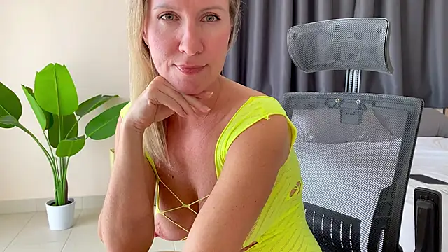 Snapshot of KatnessHot chatting on 29, 11, 2025 KatnessHot online show from 29, 11, 2025