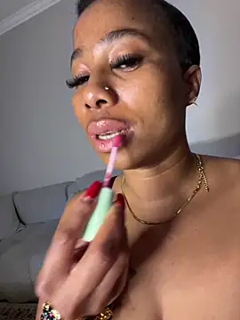 Snapshot of CurvyDesire1 chatting on 18, 6, 2026 CurvyDesire1 online show from 18, 6, 2026