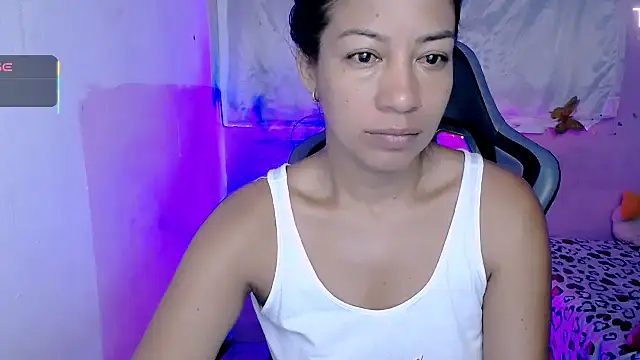 ninatiny online show from 8, 10, 2025