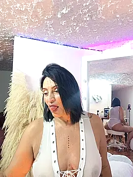 Snapshot of zullyxhot chatting on 3, 10, 2025 zullyxhot online show from 3, 10, 2025