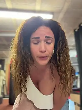 Clara-xoxo online show from 15, 3, 2026