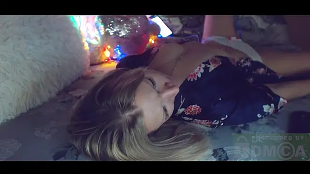 Snapshot of mimmi_ chatting on 4, 12, 2024 mimmi online show from 4, 12, 2024