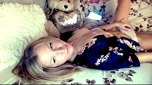 Snapshot of mimmi_ chatting on 26, 1, 2025 mimmi online show from 26, 1, 2025