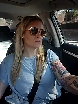 Snapshot of HollyTattoo chatting on 26, 2, 2025 HollyTattoo online show from 26, 2, 2025