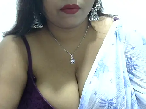 Snapshot of ROSEE_MERRYYYY chatting on 25, 10, 2025 ROSEE MERRYYYY online show from 25, 10, 2025