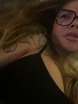 Snapshot of Etwas_neugierig chatting on 30, 12, 2024 Etwas neugierig online show from 30, 12, 2024