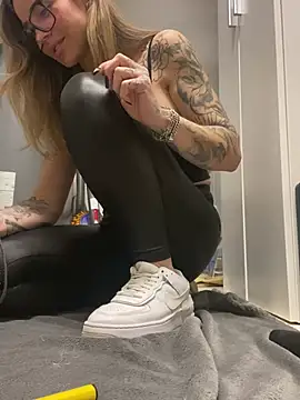 Snapshot of Etwas_neugierig chatting on 28, 1, 2025 Etwas neugierig online show from 28, 1, 2025