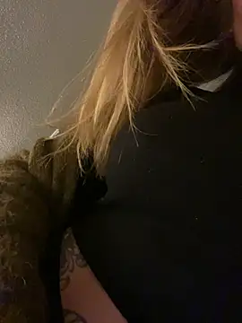 Snapshot of Etwas_neugierig chatting on 6, 2, 2025 Etwas neugierig online show from 6, 2, 2025