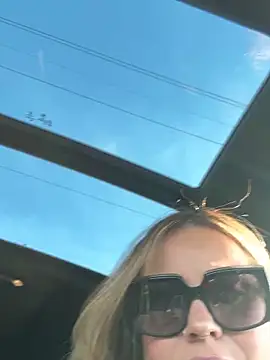 Snapshot of Etwas_neugierig chatting on 11, 3, 2025 Etwas neugierig online show from 11, 3, 2025