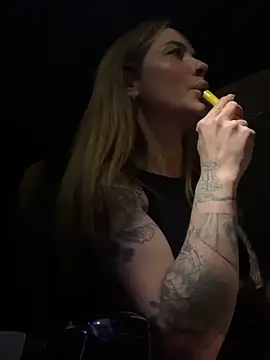 Snapshot of Etwas_neugierig chatting on 14, 3, 2025 Etwas neugierig online show from 14, 3, 2025