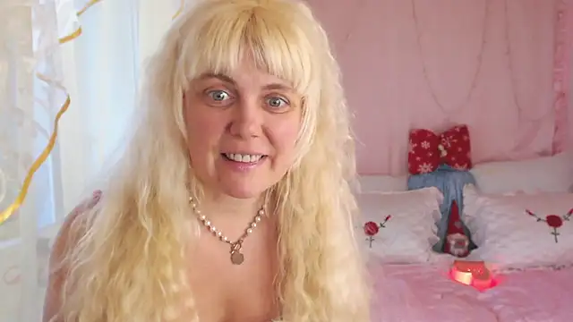 SunnySylvia online show from 31, 12, 2024