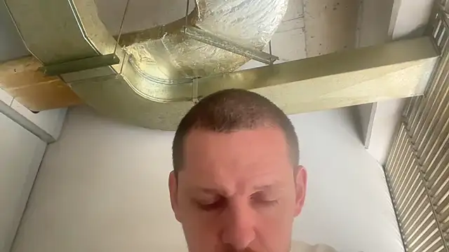 Snapshot of fmodel chatting on 5, 12, 2024 fmodel online show from 5, 12, 2024