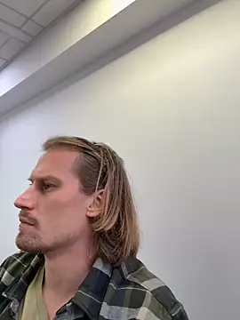 Snapshot of fmodel chatting on 26, 11, 2025 fmodel online show from 26, 11, 2025