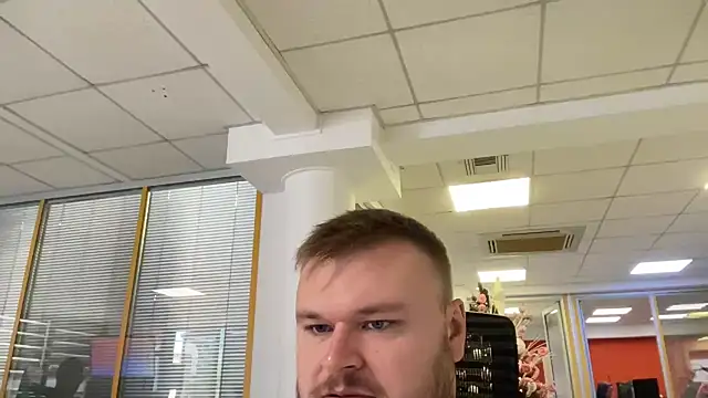 Snapshot of fmodel chatting on 5, 12, 2025 fmodel online show from 5, 12, 2025