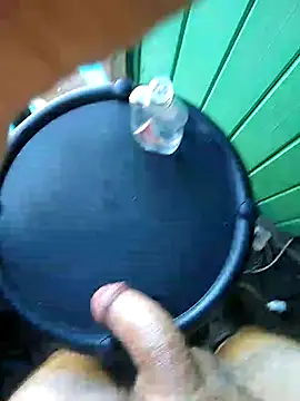 Snapshot of Alvaro2017 chatting on 26, 11, 2025 Alvaro2017 online show from 26, 11, 2025