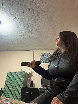 latinfemale online show from 5, 11, 2025