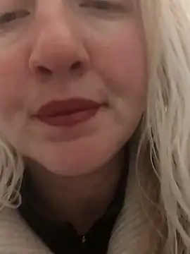 Snapshot of Mllesha74000 chatting on 4, 2, 2025 Mllesha74000 online show from 4, 2, 2025